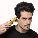 Aparat de tuns profesional V947, USB, LED, accesorii incluse - ShopSee - Magazin online